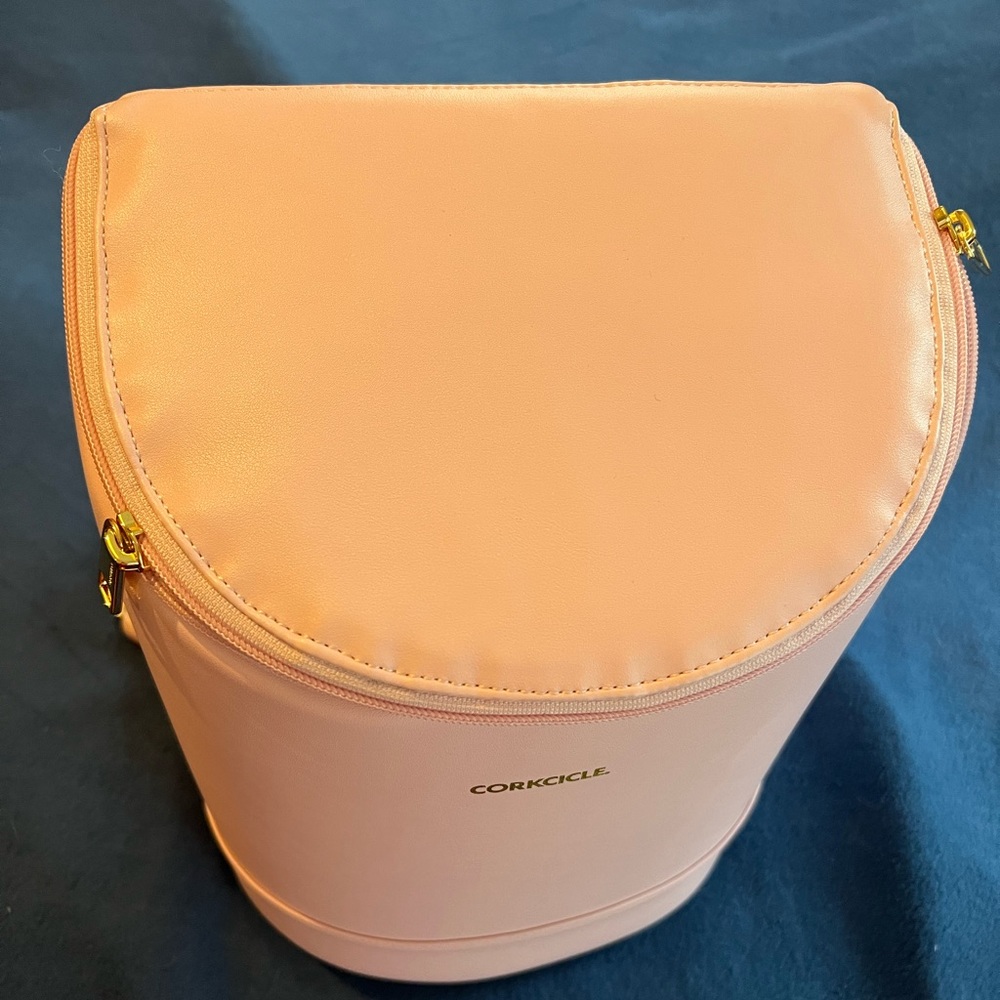 Corkcicle Eola Bucket Cooler bag. Color is rose quartz